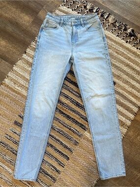 ☾ AE light blue strigid jeans